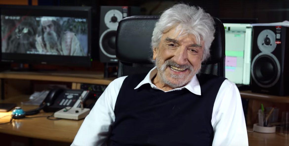 Gigi Proietti è il Sultano di Aladdin in un video backstage