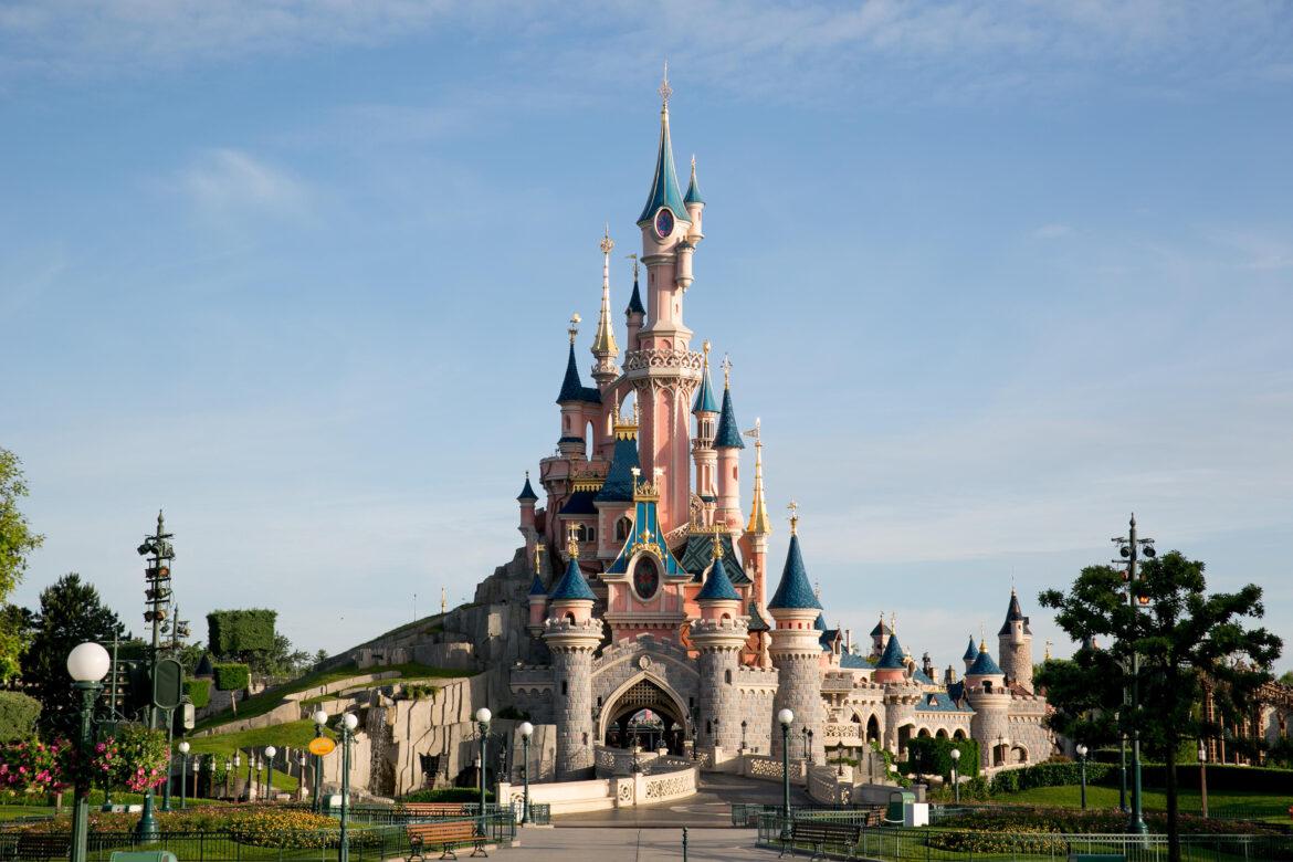 Disneyland Paris misure di sicurezza, le regole da rispettare per la riapertura