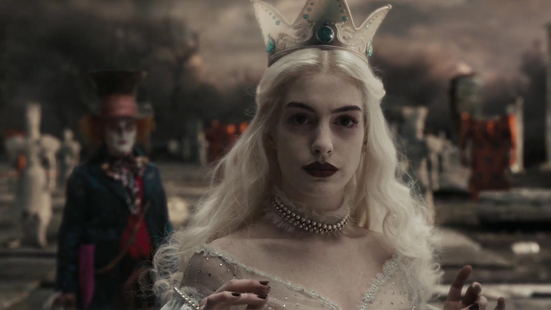  Curiosità su Anne Hathaway Alice in Wonderland Screencaps