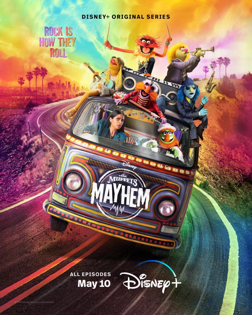Il poster di The Muppets Mayhem, la nuova serie dei Muppet in arrivo il 10 maggio su Disney+.
