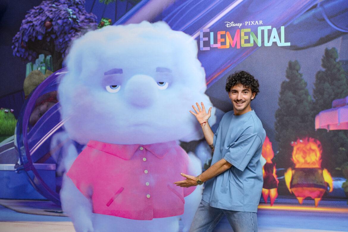 Il pilota Francesco Bagnaia tra le voci italiane di Elemental