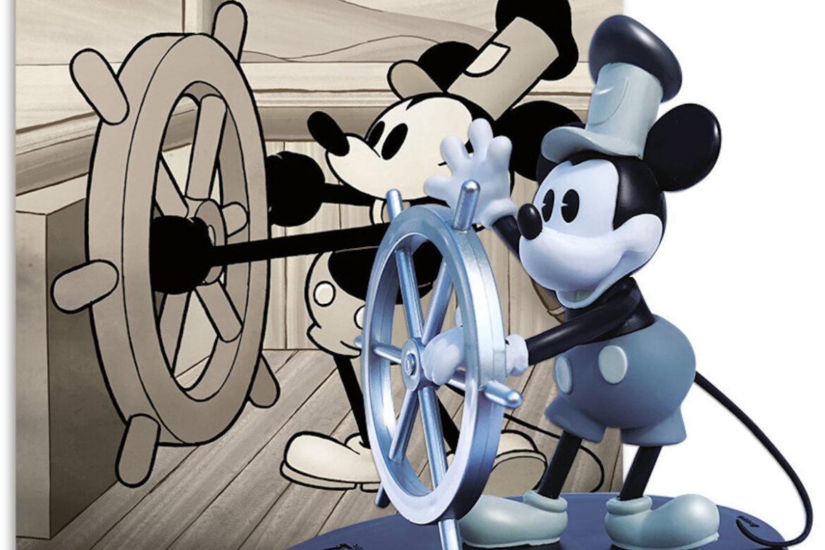 Topolino festeggia i 100 anni della Disney Company: in allegato la statuina di Steamboat Willie