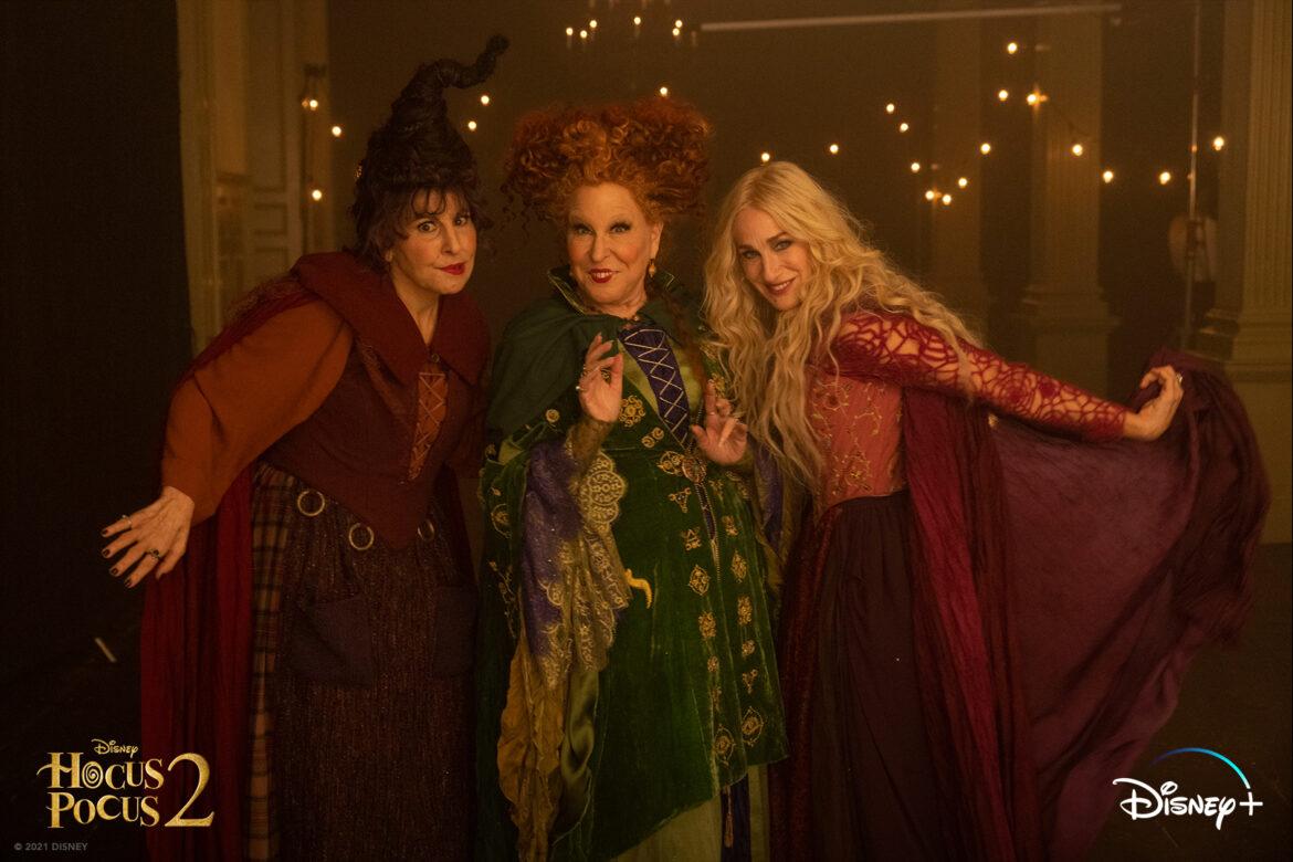 Hocus Pocus 2, le sorelle Sanderson nella prima immagine del sequel