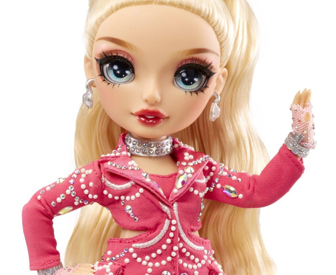 Rainbow High Paris Hilton, ecco la bambola ispirata alla star